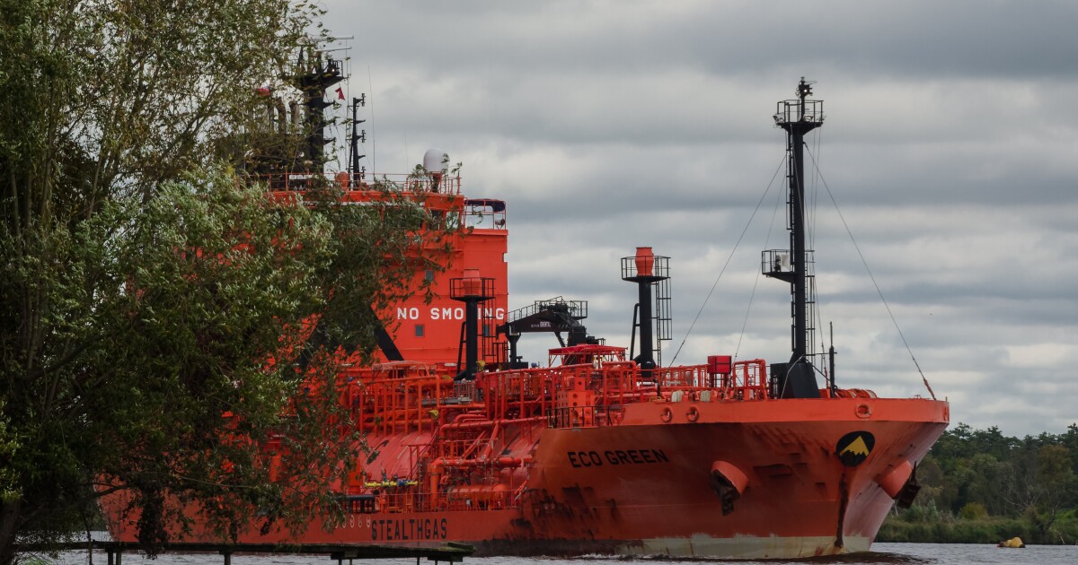 Polski import LNG wyprzedza gaz rosyjski Polski import LNG wyprzedza gaz rosyjski