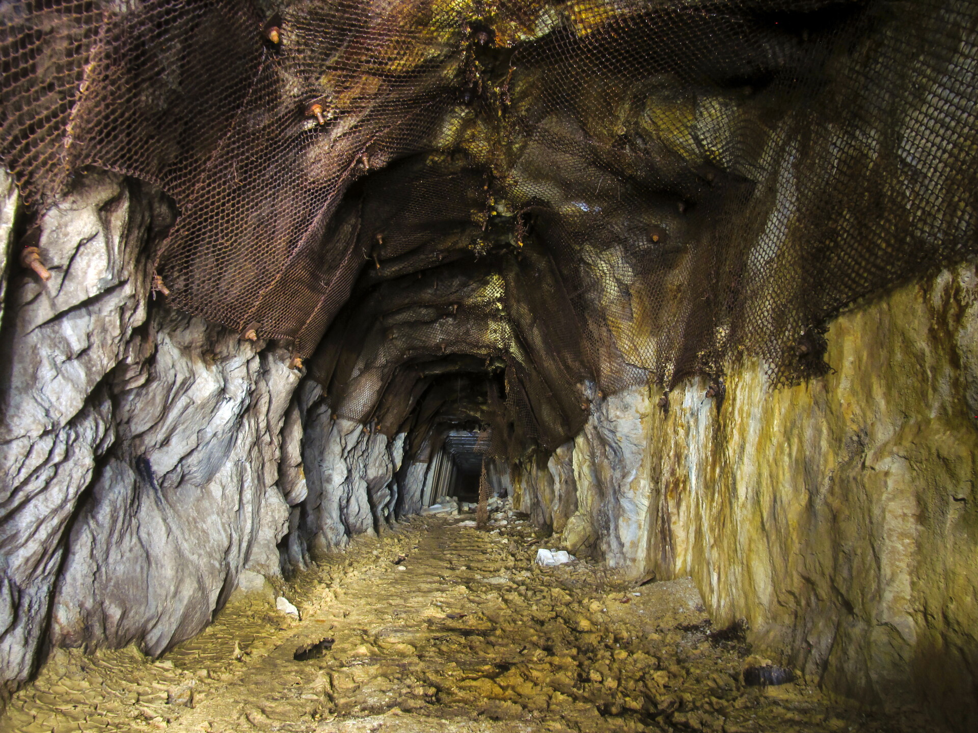 Blast Resources Identifies Uranium Anomaly at Wales Lake Project